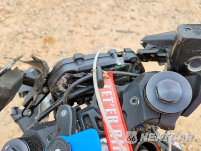Zdjęcie 7 z 9 samochodu: 2023 YAMAHA YZFR3 A VIN:MH3RH18Y3PK010134 - miniatura