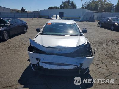 Piąte zdjęcie samochodu w środku: 2023 TOYOTA PRIUS LE VIN:JTDACAAU6P3006378 - miniatura