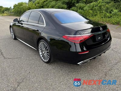 Trzecie zdjęcie samochodu z tyłu: 2024 MERCEDES-BENZ S 580 4MATIC VIN:W1K6G7GB4RA288415 - miniatura