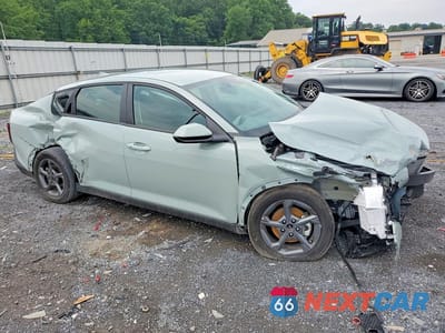Czwarte zdjęcie samochodu z boku: 2026 KIA K4 LXS VIN:3KPFT4DE1TE274835 - miniatura