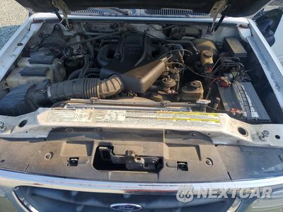 Zdjęcie 11 z 12 samochodu: 2000 FORD EXPLORER EDDIE BAUER VIN:1FMZU74E4YZC27902 - miniatura