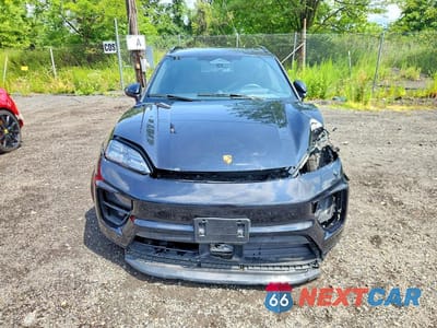 Piąte zdjęcie samochodu w środku: 2025 PORSCHE MACAN 4S VIN:WP1AB2XA9SL153661 - miniatura