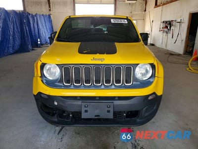 Piąte zdjęcie samochodu w środku: 2016 JEEP RENEGADE SPORT VIN:ZACCJBAT1GPC79039 - miniatura