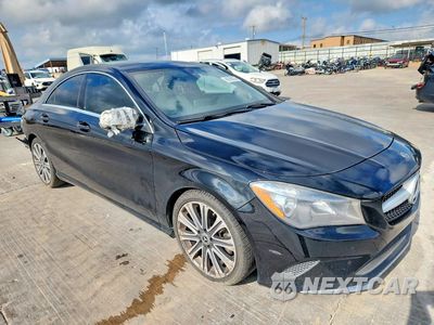 Czwarte zdjęcie samochodu z boku: 2018 MERCEDES-BENZ CLA 250 4MATIC VIN:WDDSJ4GB8JN585909 - miniatura