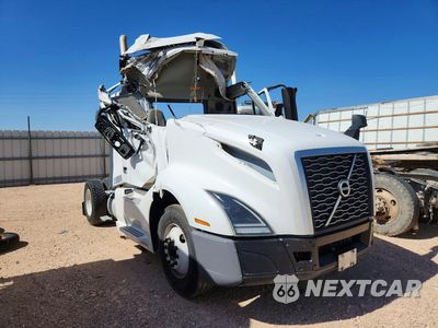 Czwarte zdjęcie samochodu z boku: 2022 VOLVO VNL SEMI TRUCK VIN:4V4N39THXNN298347 - miniatura