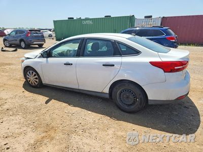 Trzecie zdjęcie samochodu z tyłu: 2016 FORD FOCUS S VIN:1FADP3E29GL215481 - miniatura