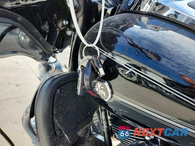 Zdjęcie 8 z 9 samochodu: 2009 HARLEY-DAVIDSON FLHTCU VIN:1HD1FC4179Y632661 - miniatura