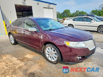 Czwarte zdjęcie samochodu z boku: 2011 LINCOLN MKZ VIN:3LNHL2GC9BR757466 - miniatura