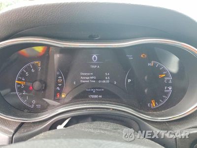 Zdjęcie 9 z 13 samochodu: 2015 JEEP GRAND CHEROKEE LAREDO VIN:1C4RJEAG8FC160034 - miniatura