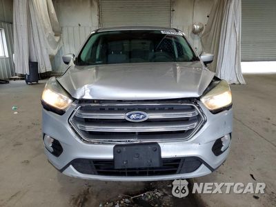 Piąte zdjęcie samochodu w środku: 2017 FORD ESCAPE SE VIN:1FMCU9GD6HUA84940 - miniatura