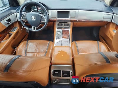 Zdjęcie 8 z 12 samochodu: 2012 JAGUAR XF PORTFOLIO VIN:SAJWA0HB9CLS40181 - miniatura