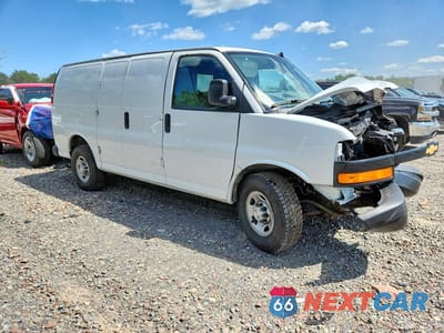 Czwarte zdjęcie samochodu z boku: 2023 CHEVROLET EXPRESS G2500 VIN:1GCWGAFP9P1145915 - miniatura