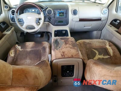 Zdjęcie 8 z 12 samochodu: 2006 FORD EXPEDITION EDDIE BAUER VIN:1FMFU18516LA37694 - miniatura