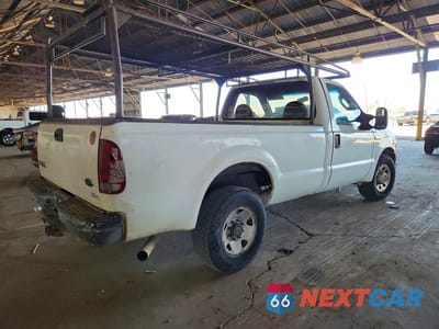 Trzecie zdjęcie samochodu z tyłu: 2005 FORD F250 SUPER DUTY VIN:1FTNF20525ED02055 - miniatura