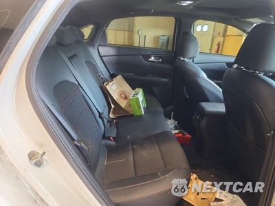 Zdjęcie 10 z 12 samochodu: 2021 KIA FORTE GT VIN:3KPF44AC8ME387988 - miniatura