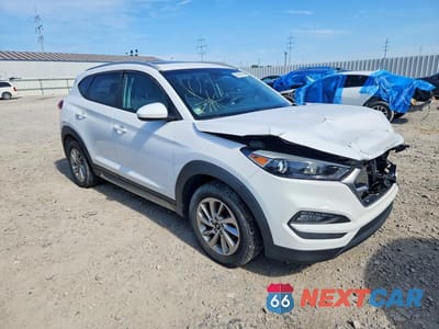 Czwarte zdjęcie samochodu z boku: 2017 HYUNDAI TUCSON SE VIN:KM8J3CA42HU324615 - miniatura