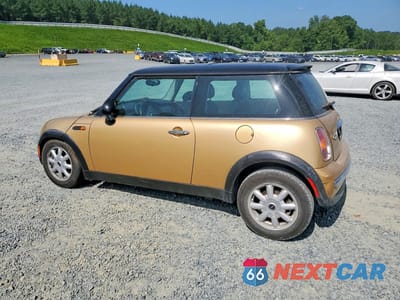 Drugie zdjęcie samochodu z przodu: 2004 MINI COOPER VIN:WMWRC334X4TJ53338 - miniatura