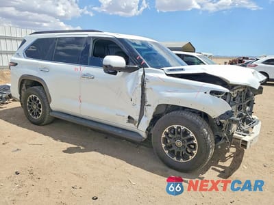 Czwarte zdjęcie samochodu z boku: 2023 TOYOTA SEQUOIA LIMITED VIN:7SVAAABA8PX010229 - miniatura