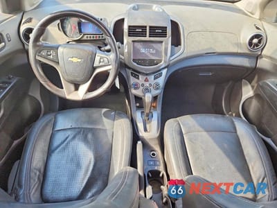 Zdjęcie 8 z 13 samochodu: 2015 CHEVROLET SONIC LTZ VIN:1G1JE5SB0F4106556 - miniatura