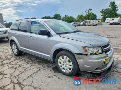 Czwarte zdjęcie samochodu z boku: 2018 DODGE JOURNEY SE VIN:3C4PDCAB2JT520578 - miniatura