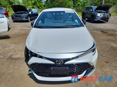 Piąte zdjęcie samochodu w środku: 2026 TOYOTA COROLLA XSE VIN:JTNC4MBE1T3261167 - miniatura