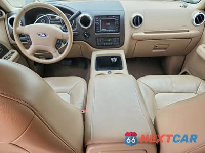 Zdjęcie 8 z 13 samochodu: 2005 FORD EXPEDITION EDDIE BAUER VIN:1FMFU18515LA10784 - miniatura