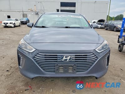 Piąte zdjęcie samochodu w środku: 2018 HYUNDAI IONIQ LIMITED VIN:KMHC05LC5JU081812 - miniatura
