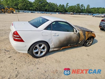 Trzecie zdjęcie samochodu z tyłu: 2001 MERCEDES-BENZ SLK 320 VIN:WDBKK65F11F209862 - miniatura