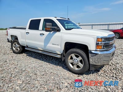 Czwarte zdjęcie samochodu z boku: 2016 CHEVROLET SILVERADO K2500 HEAVY DUTY VIN:1GC1KUEG2GF200039 - miniatura