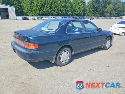 Trzecie zdjęcie samochodu z tyłu: 1993 TOYOTA CAMRY LE VIN:JT2SK12E2P0150129 - miniatura