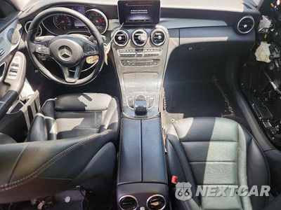 Zdjęcie 8 z 13 samochodu: 2015 MERCEDES-BENZ C 300 4MATIC VIN:55SWF4KB7FU025887 - miniatura