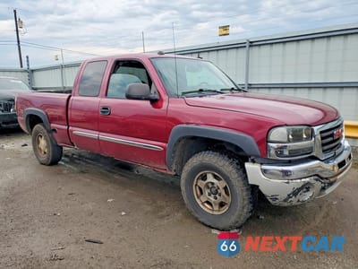 Czwarte zdjęcie samochodu z boku: 2004 GMC NEW SIERRA K1500 VIN:2GTEK19T541160534 - miniatura