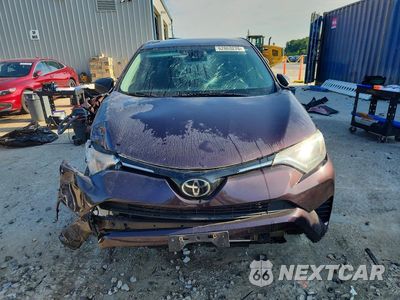 Piąte zdjęcie samochodu w środku: 2018 TOYOTA RAV4 LE VIN:2T3BFREV0JW719410 - miniatura