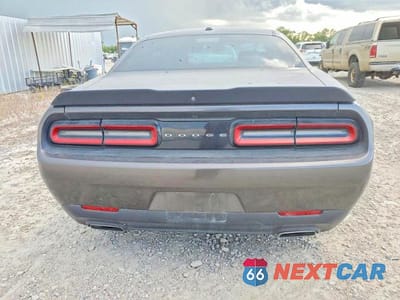 Zdjęcie 6 z 12 samochodu: 2018 DODGE CHALLENGER SXT VIN:2C3CDZAG4JH204724 - miniatura