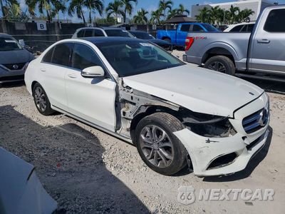 Czwarte zdjęcie samochodu z boku: 2017 MERCEDES-BENZ C 300 VIN:55SWF4JB5HU198778 - miniatura