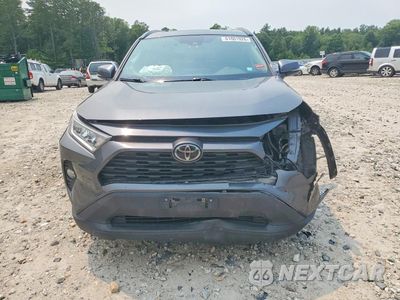 Piąte zdjęcie samochodu w środku: 2020 TOYOTA RAV4 XLE VIN:2T3P1RFV5LC139884 - miniatura