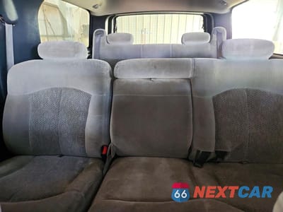 Zdjęcie 10 z 13 samochodu: 2001 CHEVROLET SUBURBAN K1500 VIN:3GNFK16T81G196608 - miniatura