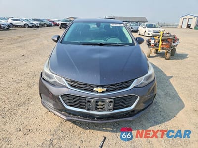 Piąte zdjęcie samochodu w środku: 2016 CHEVROLET CRUZE LT VIN:1G1BE5SM6G7268200 - miniatura