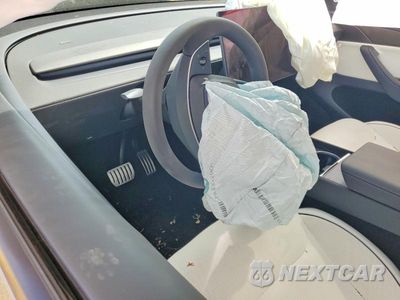 Zdjęcie 8 z 12 samochodu: 2026 TESLA MODEL Y VIN:7SAYGDET1TA671076 - miniatura