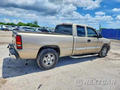 Trzecie zdjęcie samochodu z tyłu: 2004 GMC NEW SIERRA C1500 VIN:2GTEC19T141289691 - miniatura