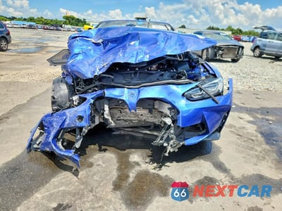 Piąte zdjęcie samochodu w środku: 2024 BMW M4 COMPETITION VIN:WBS33BA03RCN05324 - miniatura
