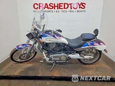 Trzecie zdjęcie samochodu z tyłu: 2007 VICTORY MOTORCYCLES VEGAS JACKPOT VIN:5VPXB26D373004097 - miniatura