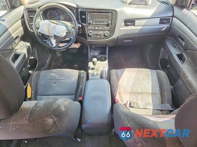 Zdjęcie 8 z 13 samochodu: 2016 MITSUBISHI OUTLANDER ES VIN:JA4AD2A35GZ039695 - miniatura