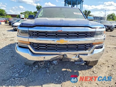 Piąte zdjęcie samochodu w środku: 2017 CHEVROLET SILVERADO K1500 LT VIN:1GCVKREC9HZ358146 - miniatura