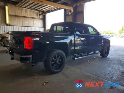Trzecie zdjęcie samochodu z tyłu: 2018 CHEVROLET SILVERADO K1500 LTZ VIN:3GCUKSEJ9JG600392 - miniatura
