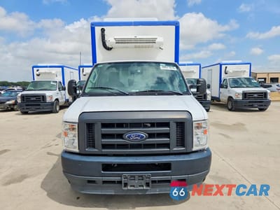 Piąte zdjęcie samochodu w środku: 2023 FORD E350 REFRIGERATED BOX TRUCK VIN:1FDWE3FK2PDD14821 - miniatura