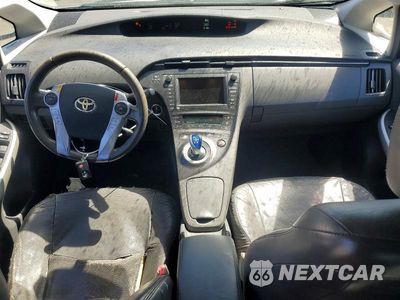 Zdjęcie 8 z 12 samochodu: 2010 TOYOTA PRIUS V VIN:JTDKN3DU3A0121034 - miniatura