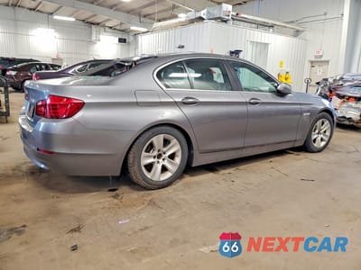 Trzecie zdjęcie samochodu z tyłu: 2012 BMW 528 XI VIN:WBAXH5C57CDW04568 - miniatura