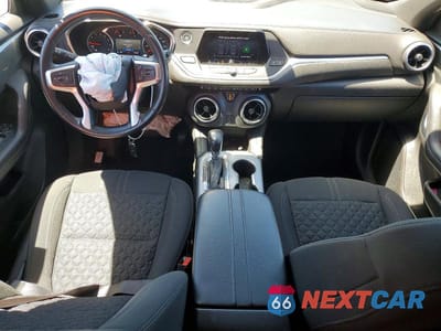 Zdjęcie 8 z 13 samochodu: 2020 CHEVROLET BLAZER VIN:3GNKBBRA7LS666626 - miniatura