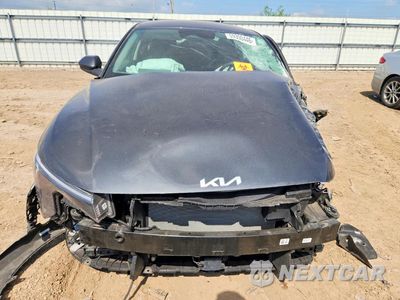 Piąte zdjęcie samochodu w środku: 2025 KIA K4 LXS VIN:3KPFT4DE6SE212362 - miniatura